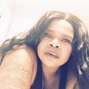 Meet your Posher, Maxine